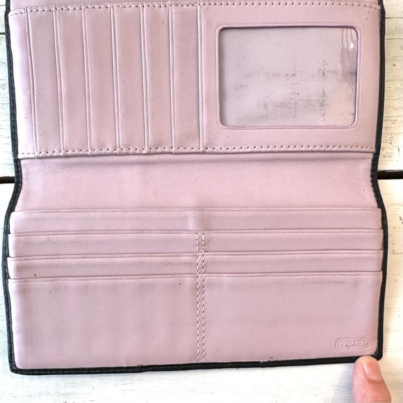 Coach Kristin Envelope Trifold Wallet Black Leather Silver Closure Pink Interior - Picture 5 of 14